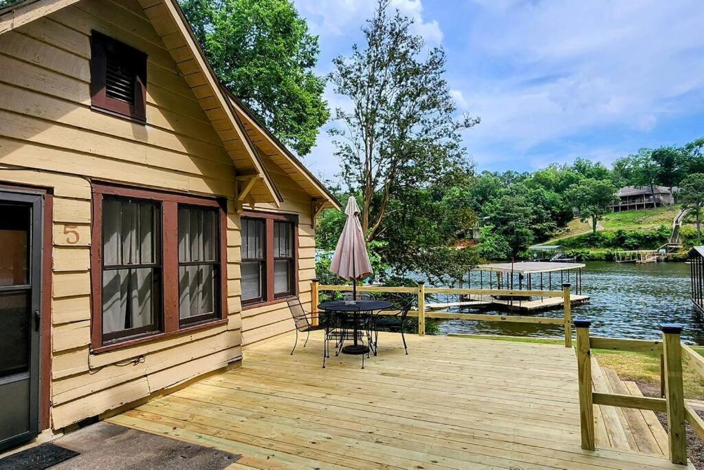 #05 - Lakefront Two Bedroom Cottage- Pet Friendly Hot Springs Exterior foto