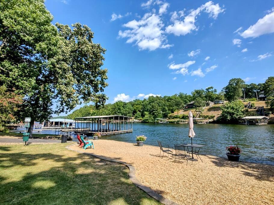 #05 - Lakefront Two Bedroom Cottage- Pet Friendly Hot Springs Exterior foto